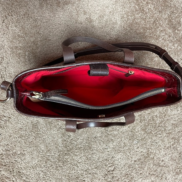 DOONEY & BOURKE GENTLY USED LARGE RED SATCHEL. - Picture 5 of 10